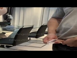 Angela Doll - Je chope mon plombier et lui demande de menculer