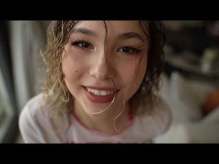 Ультра-красотка обсасывает мой член как чупа-чупс