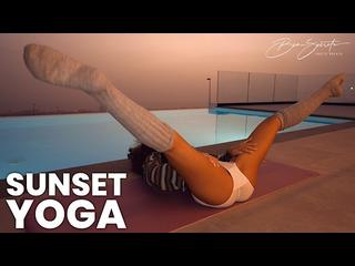 Sessione di Yoga & Stretching con Bea davanti al tramonto