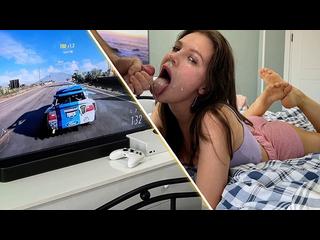 She was just playing xbox and suddenly got a deep slobbery throat fuck