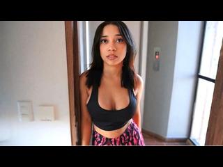 Я жду свою лучшую подругу в доме ее родителей и в итоге трахаюсь с ее отчимом!