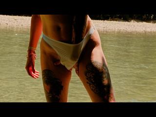 Wendy se fait surprendre en train de se faire foutrer la bouche en public