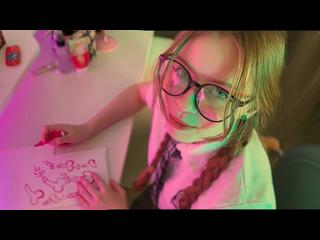 Schoolgirl drew penises instead of homework and was fucked on the table