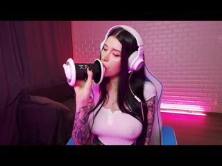 ORGASMIC ASMR GORGEOUS BABE LICKING AND SUCKING. HONEY HAZE