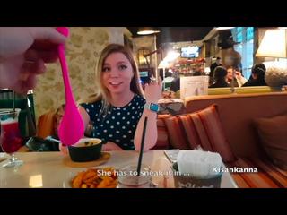 девушка получила оргазм в ресторане! Публичное кончание! Lovense