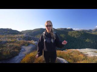 Ядовитая змея укусила за член, но случайная девушка оказалась медсестрой и высосала яд