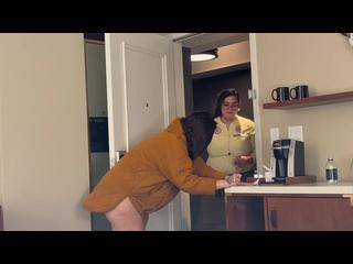 6 months pregnant in Houston Texas. Baby daddy gets me room service and a cream pie.