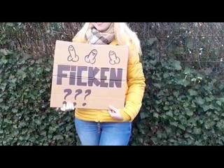 Studentin fragt einen Fremden ob er sie Ficken will