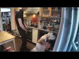 PLUMBER ADVENTURE Pt 1. Casalinga MILF vuole il cazzo dellidraulico.