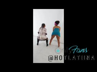 Moviendo el Culo Con Mi Vecina Antes de Grabar un Video Porno / Medellín Colombia