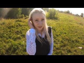 Юную красивую школьницу трахнули в рот и киску по пути из школы