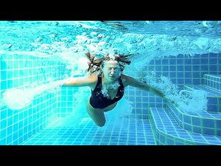 Prank of the rescuer's girlfriend - thanked her with his big dick