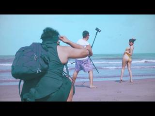 Photoshoot on the beach ends with bath sex