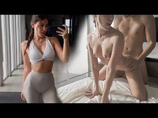 Потную Latina детку жестко трахают после тренировки