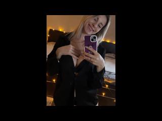 One evening with a beautiful blonde solo