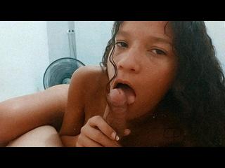 O filho da vizinha pediu tanto que eu aceitei fazer apenas o Oral nele - IG @aninhahub