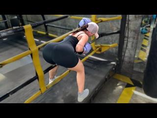 Fresh Meat в моем спортзале, я должен трахнуть эту подтянутую девушку с Bubble Butt