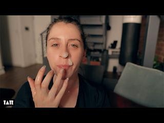 Распутная крошка умоляет о сперме и слюне Ахегао - Little Arden