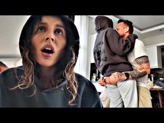 Отчим наказал ее в за прогулы уроков!