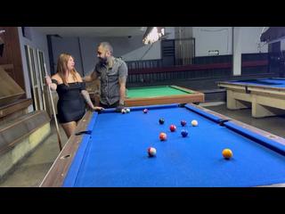 EMPLEADO DEL BILLAR ES SEDUCIDO POR CULONA INFIEL