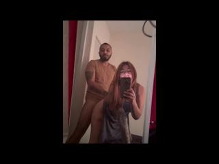 ESCONDIDOS FOLLANDO FRENTE AL ESPEJO