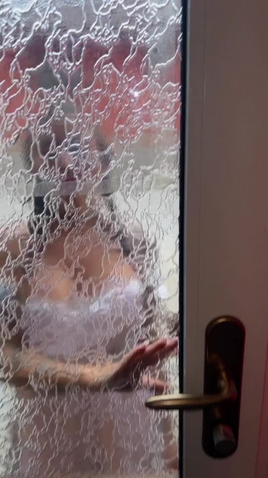 Just your neighborhood mom with some big tits!😜🥰