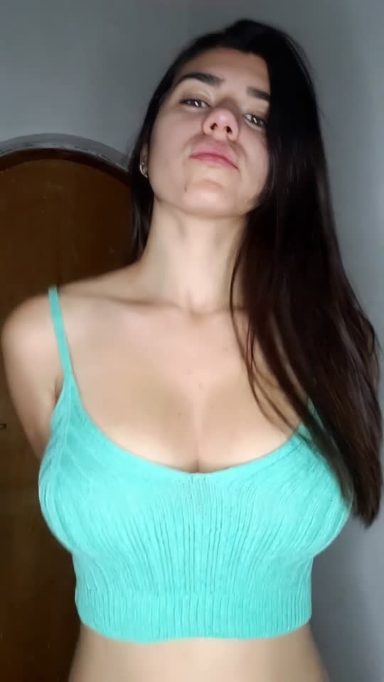 Flashing my big titties